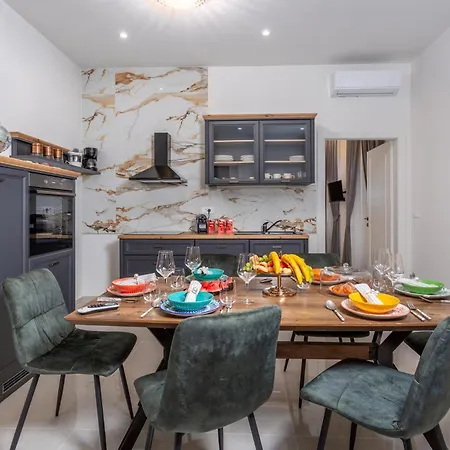 Appartement In With Kitchen Opatija