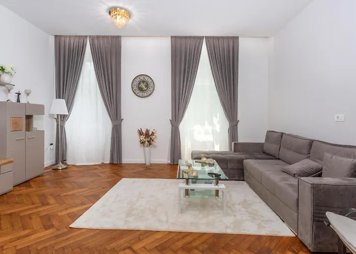 Appartement In With Kitchen