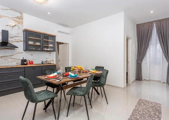 In With Kitchen Appartement