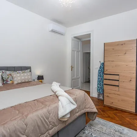 2 Bedroom Lovely In